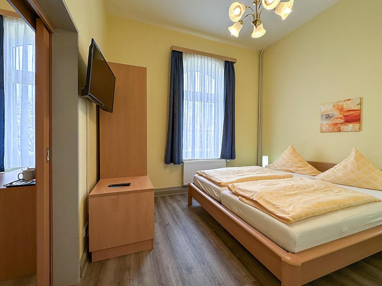Hotel Graf Waldersee บอร์คุม ภายนอก รูปภาพ