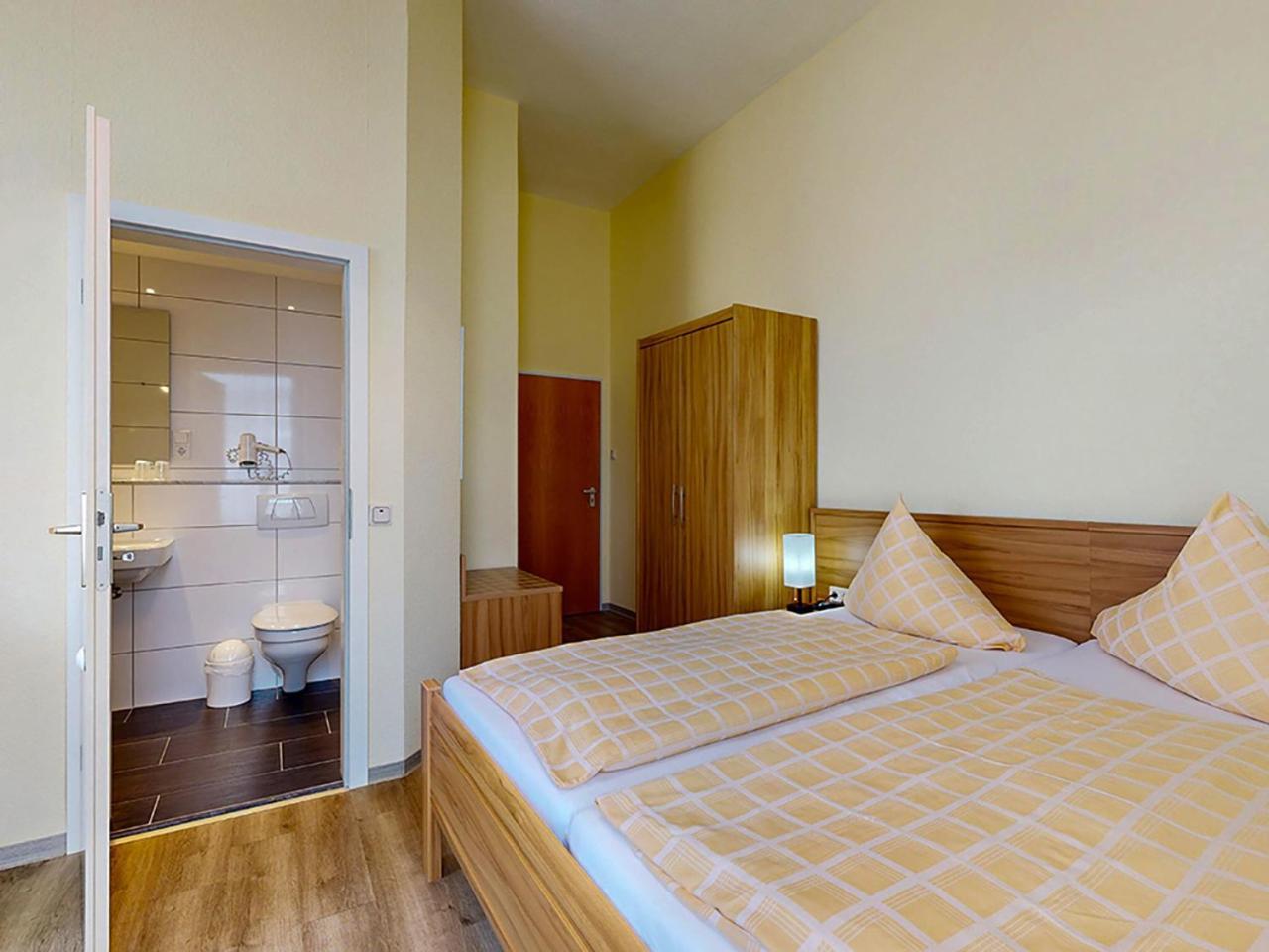 Hotel Graf Waldersee บอร์คุม ภายนอก รูปภาพ