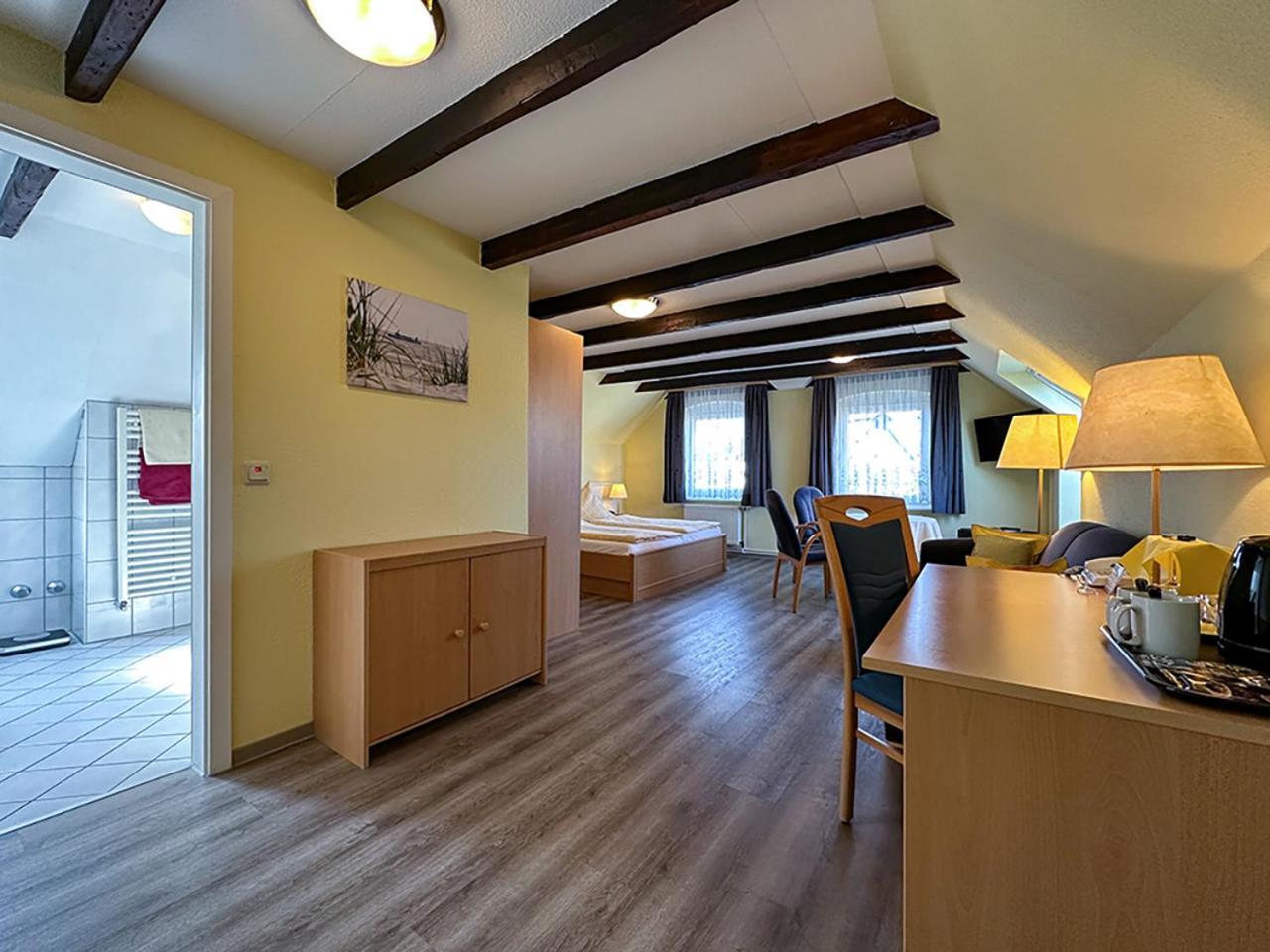 Hotel Graf Waldersee บอร์คุม ภายนอก รูปภาพ