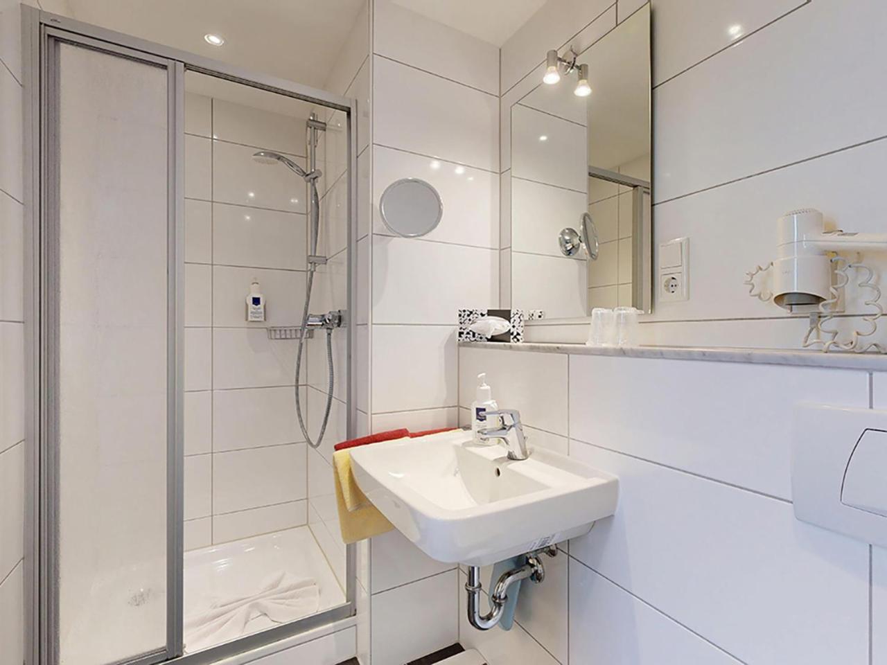 Hotel Graf Waldersee บอร์คุม ภายนอก รูปภาพ