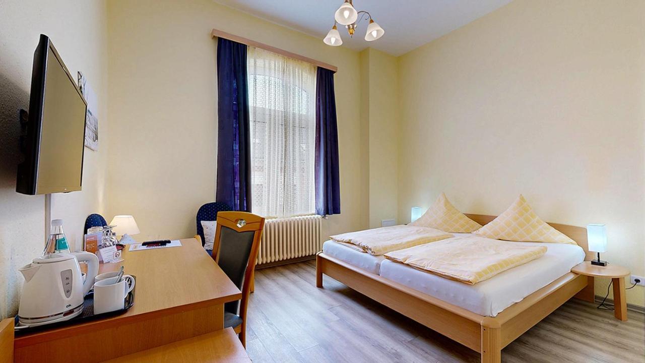 Hotel Graf Waldersee บอร์คุม ภายนอก รูปภาพ