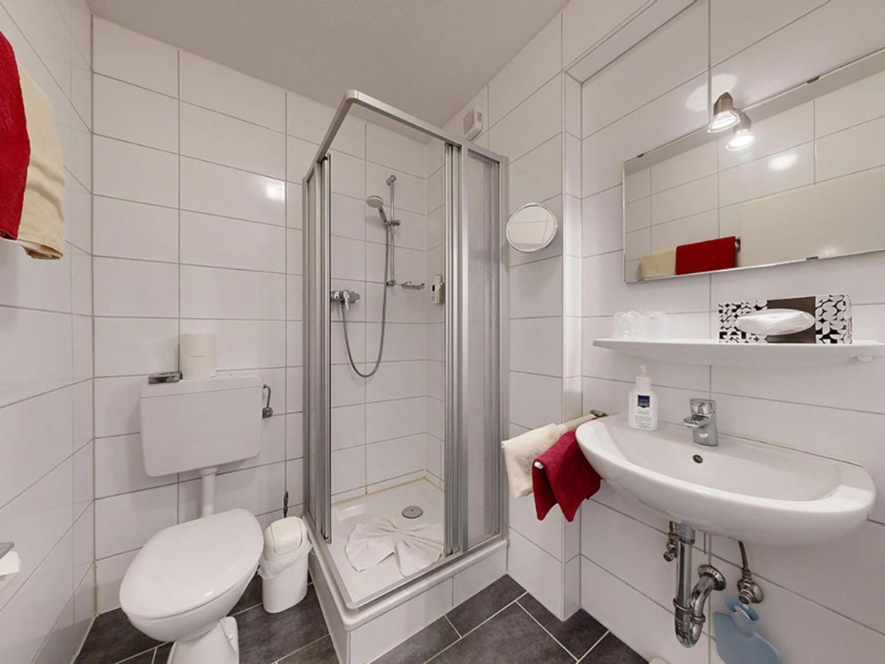 Hotel Graf Waldersee บอร์คุม ภายนอก รูปภาพ