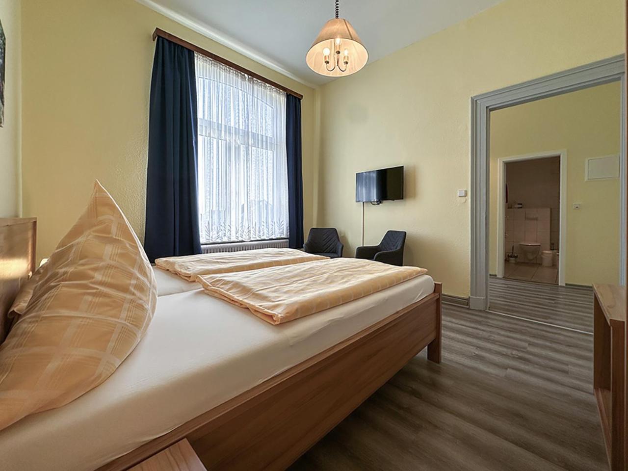 Hotel Graf Waldersee บอร์คุม ภายนอก รูปภาพ