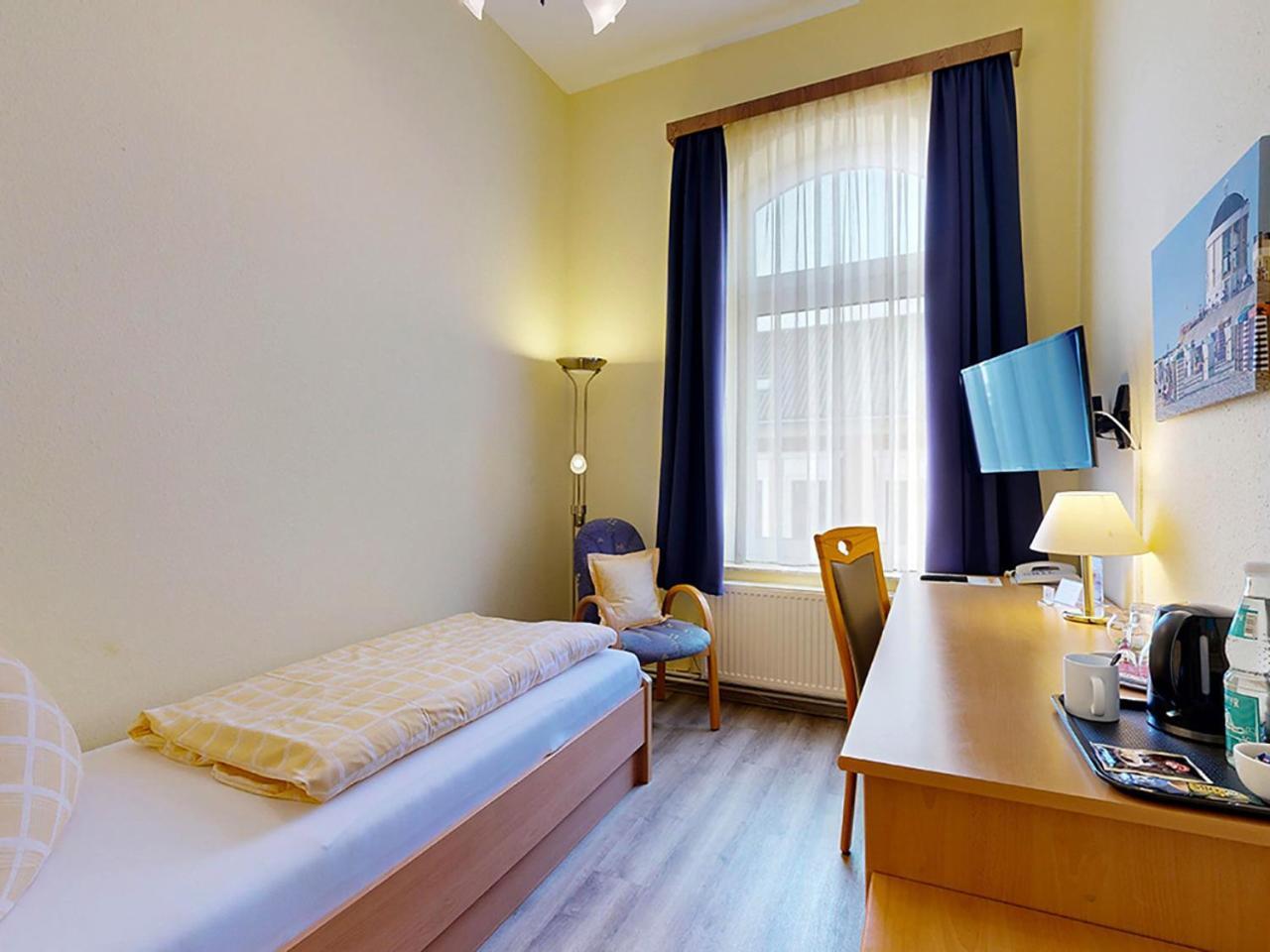 Hotel Graf Waldersee บอร์คุม ภายนอก รูปภาพ