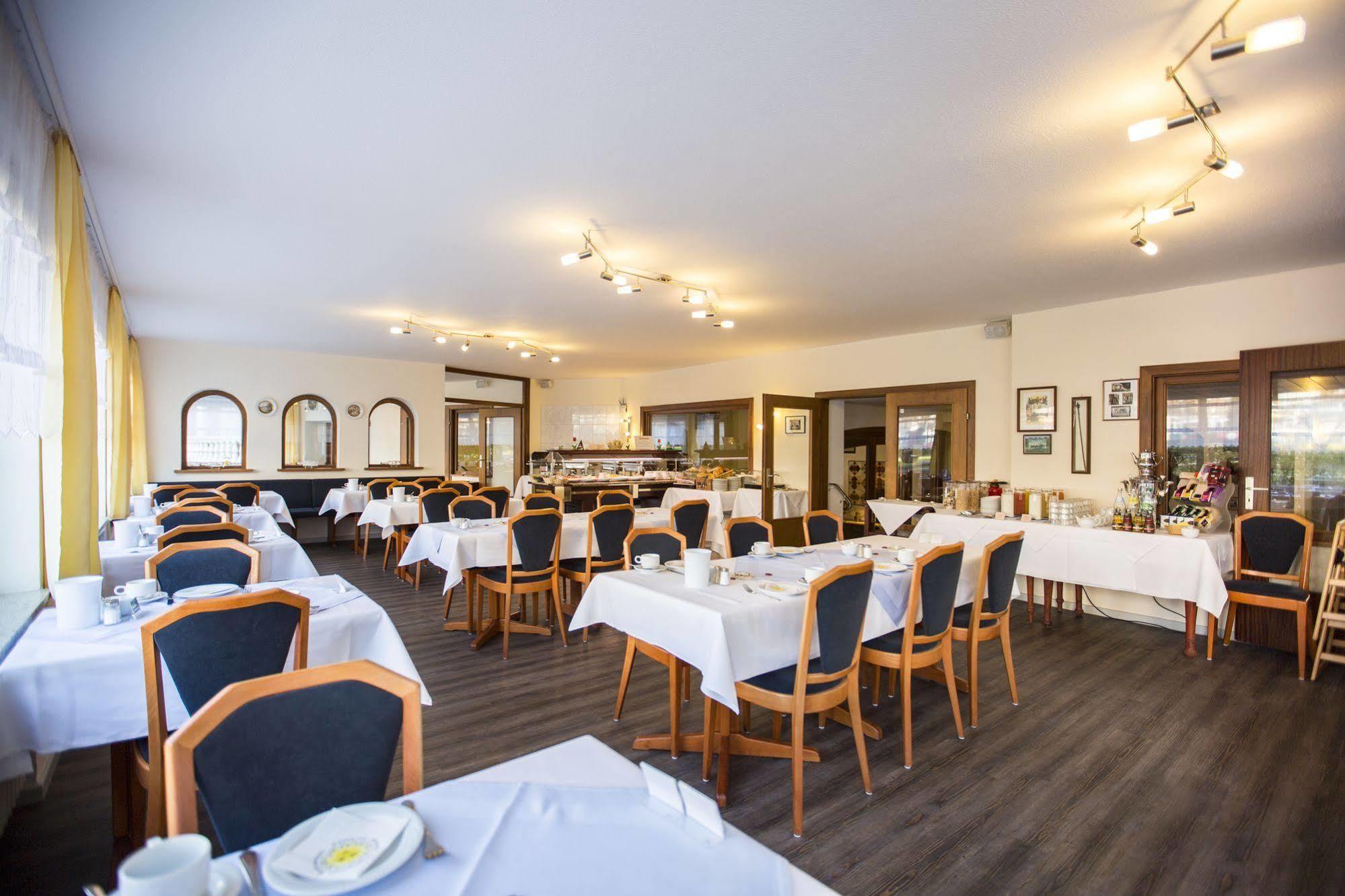 Hotel Graf Waldersee บอร์คุม ภายนอก รูปภาพ